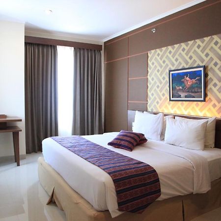 Aerotel Smile Losari Makassar Exterior photo