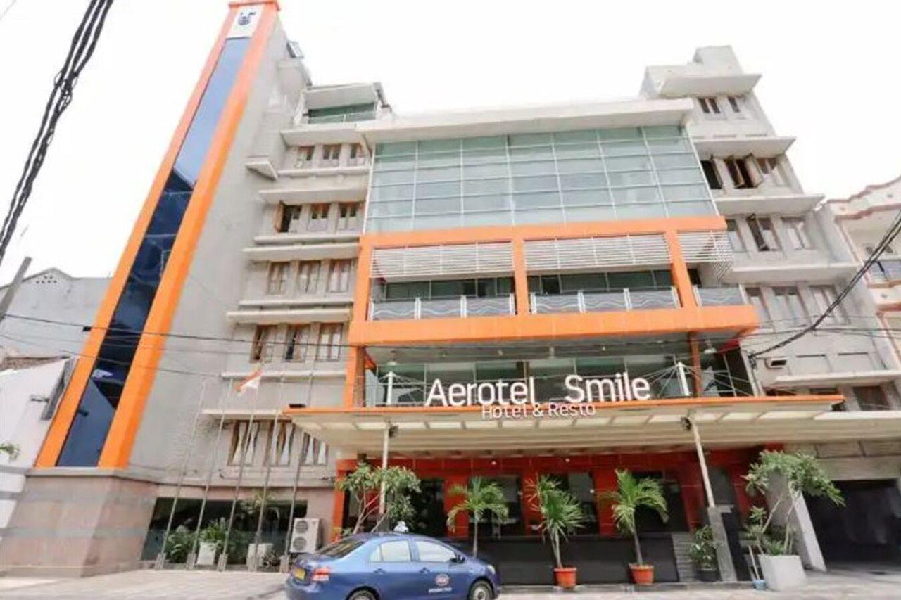 Aerotel Smile Losari Makassar Exterior photo