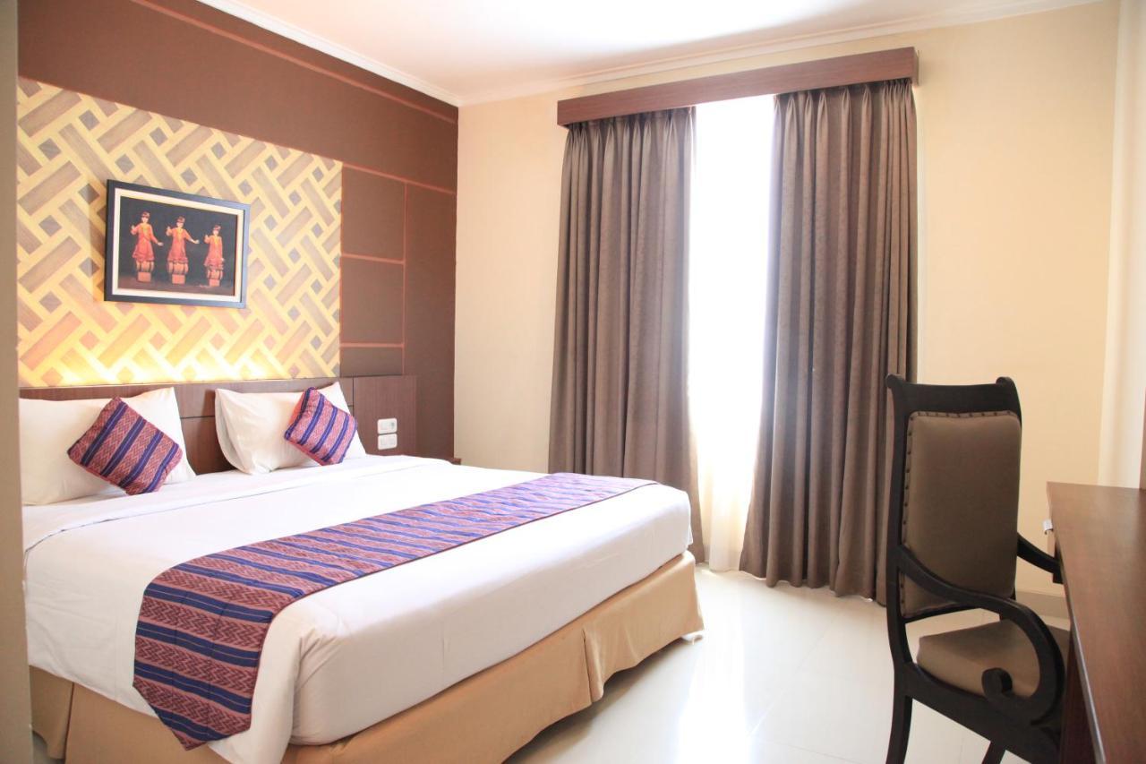 Aerotel Smile Losari Makassar Exterior photo