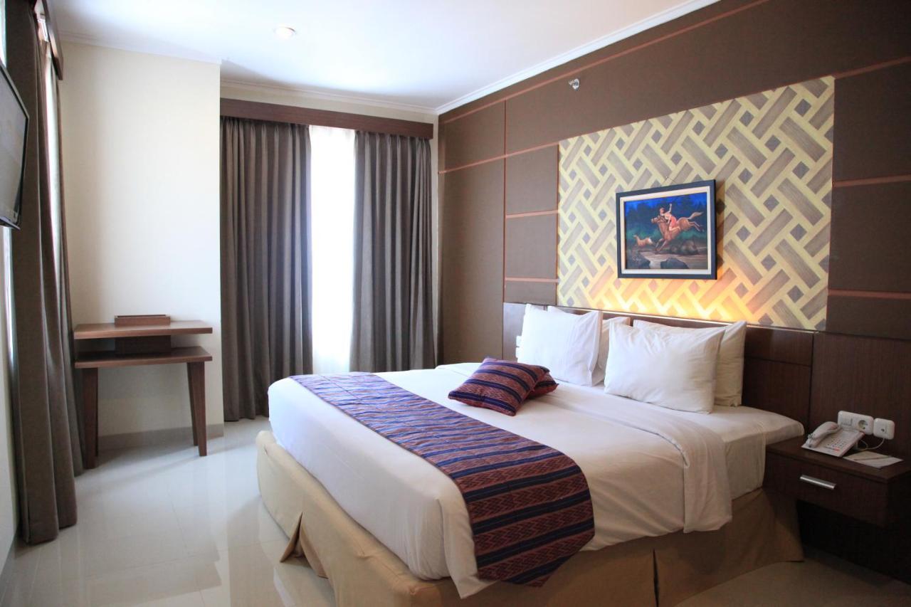 Aerotel Smile Losari Makassar Exterior photo