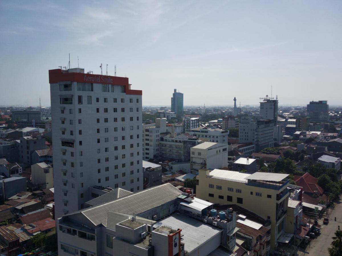 Aerotel Smile Losari Makassar Exterior photo