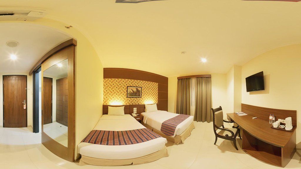 Aerotel Smile Losari Makassar Exterior photo